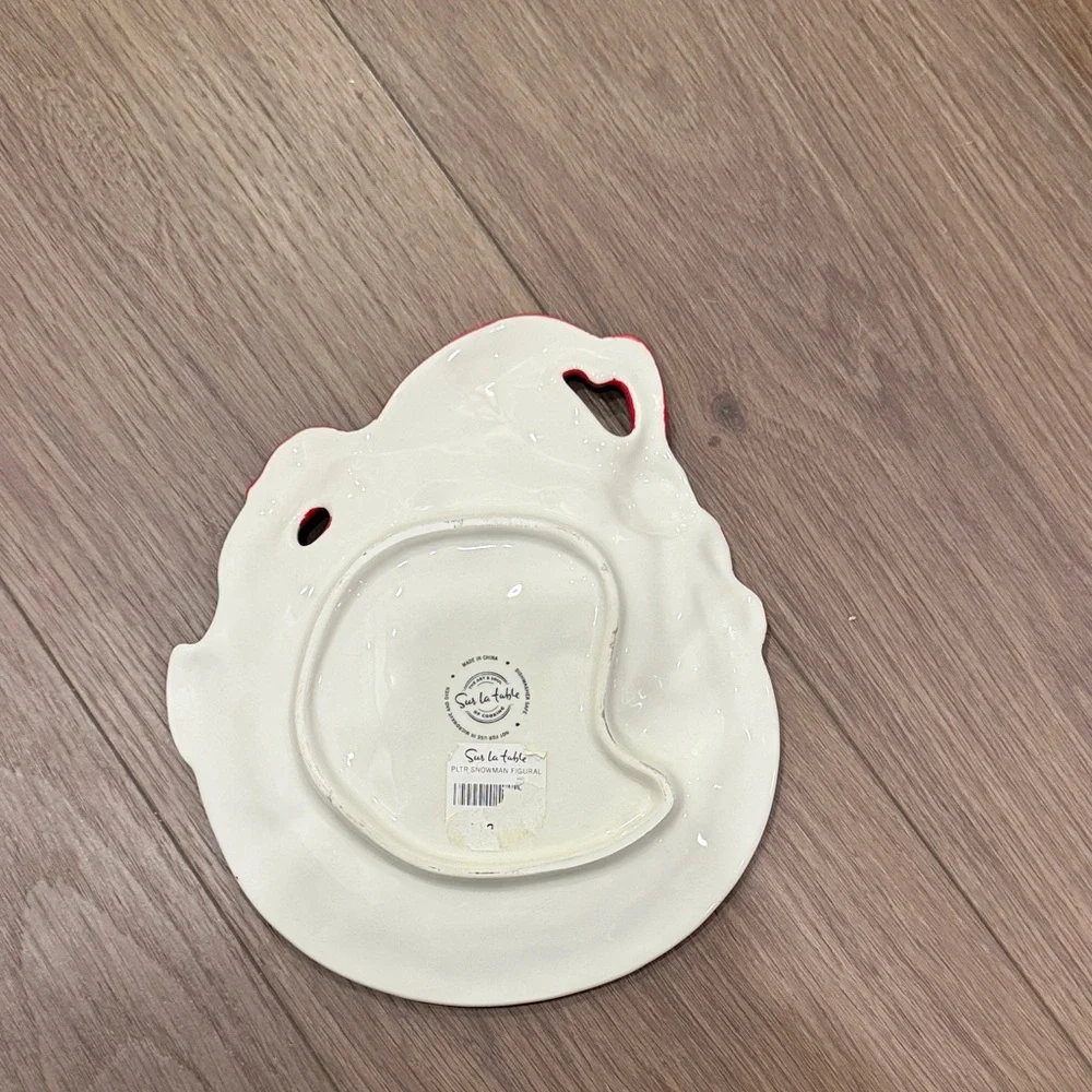 Sur La Table Red and White Snowman Plate